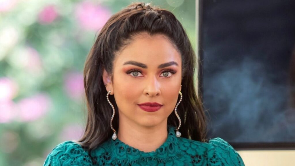 Claudia Martín Biography
